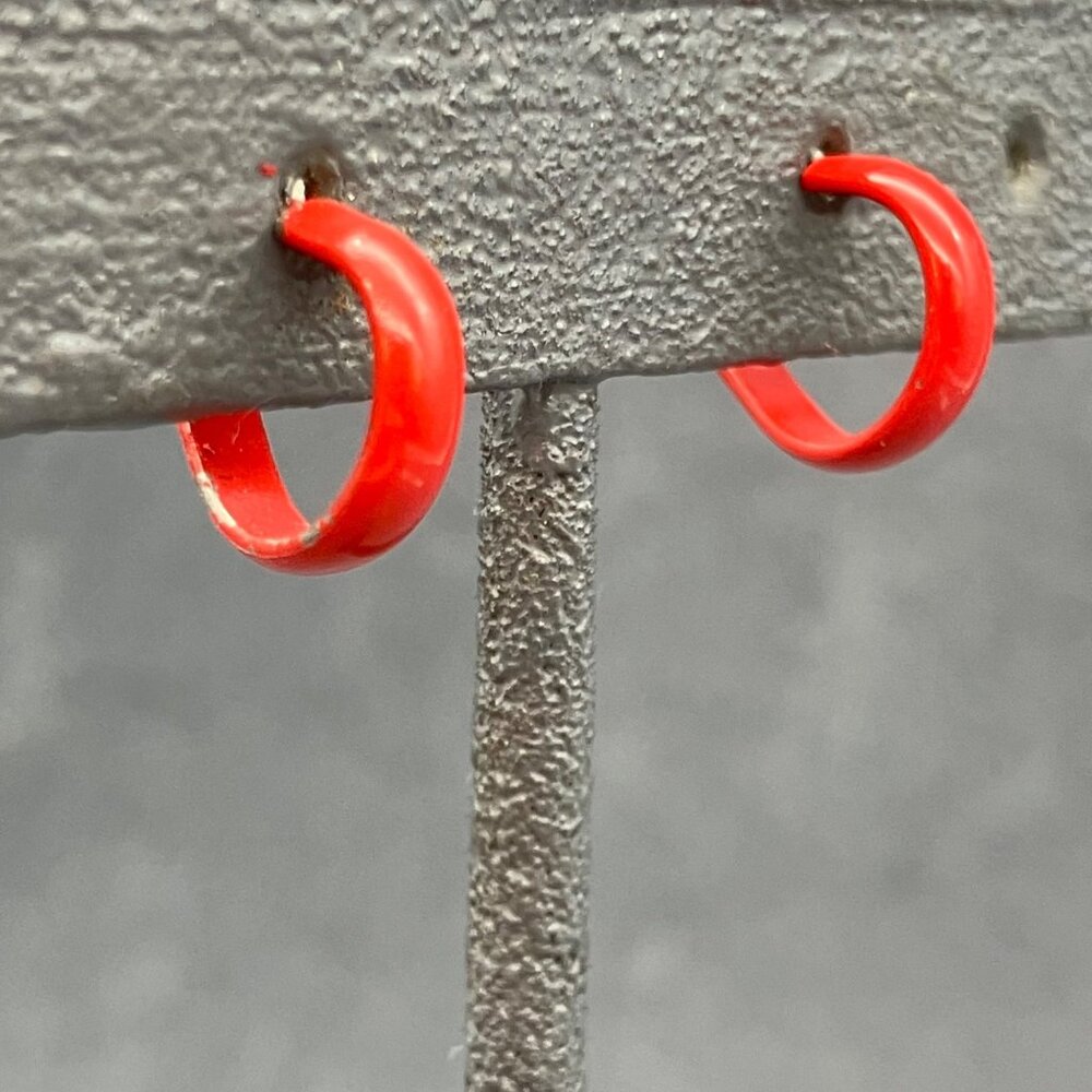 Red Mini Hoop Earrings  3/8 In As Is Enamel Retro Vintage Rockabilly Christmas
